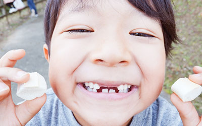 乳歯が抜けた子供