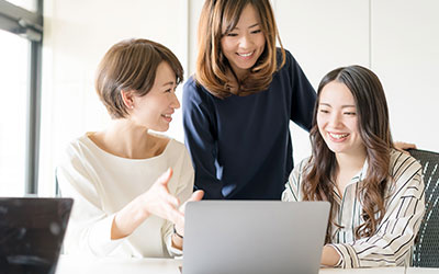 矯正装置が目立たない